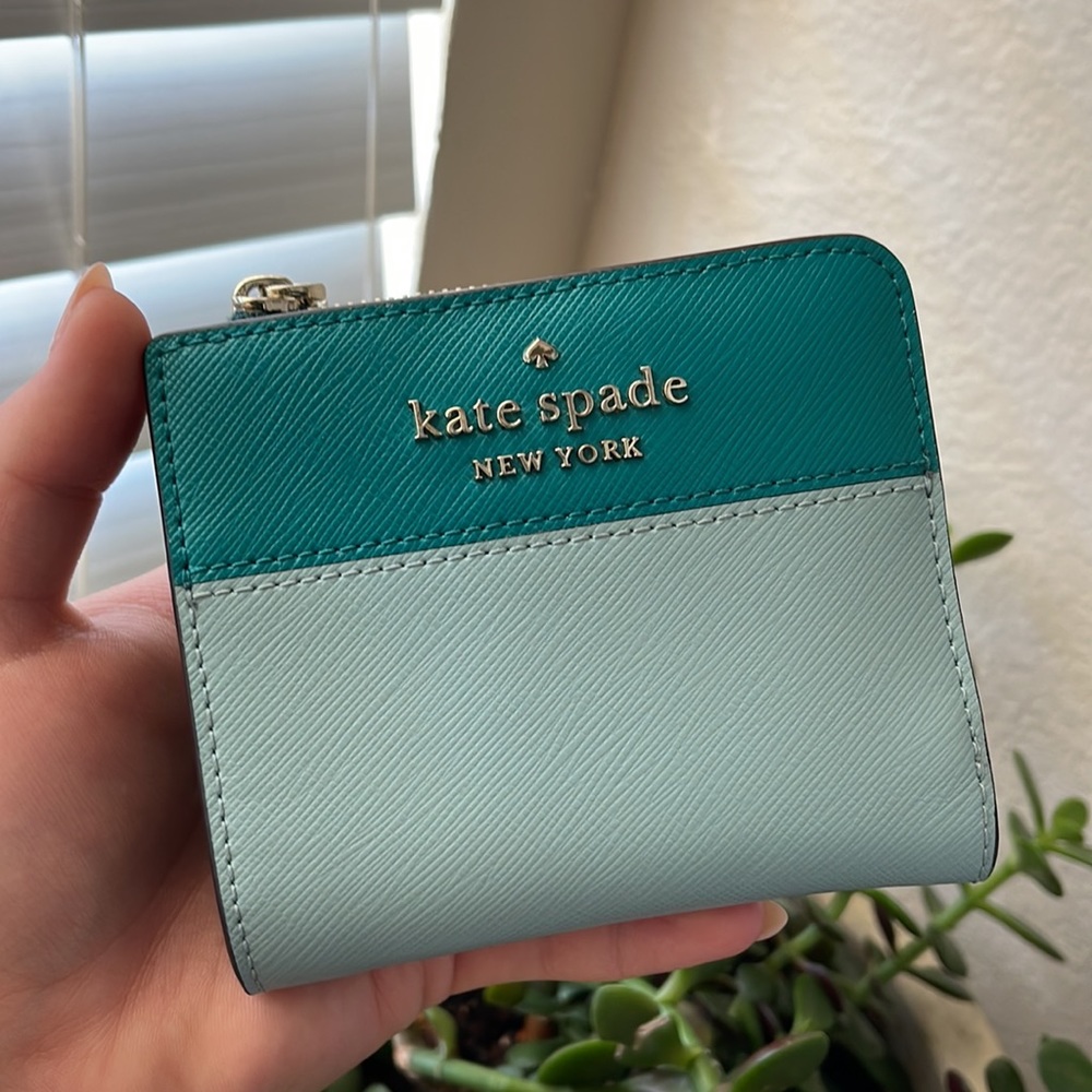 Kate Spade small l-zip bifold wallet